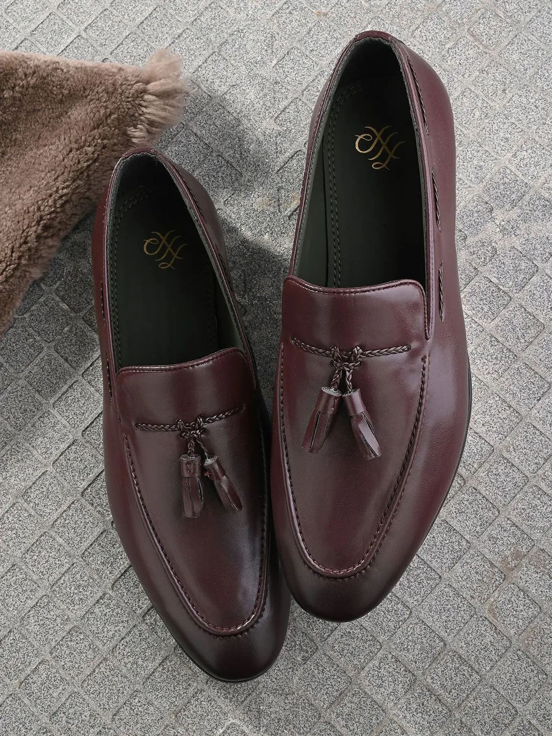 House of Pataudi Men Tasseled Formal Loafers
